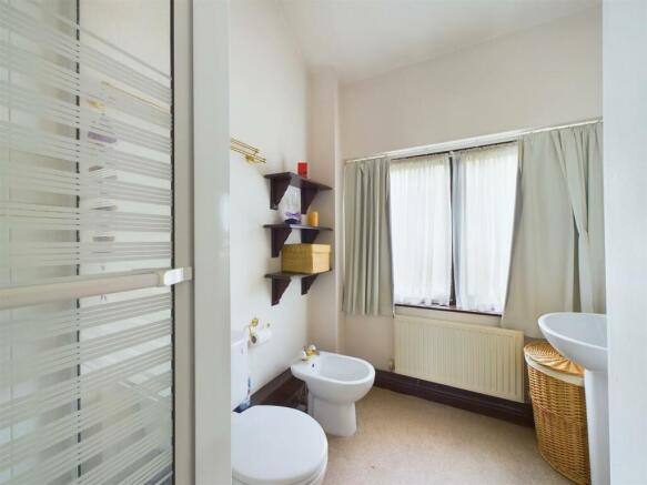 Ensuite