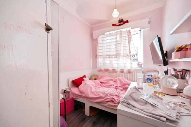 3 bed Semi-Detached for sale Image 8