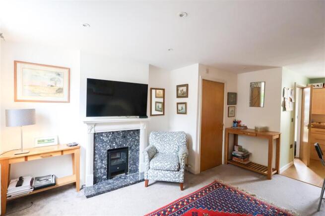 3 bed Terraced for sale Image 11