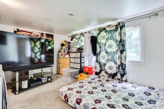 6 bed Semi-Detached for sale Image 10