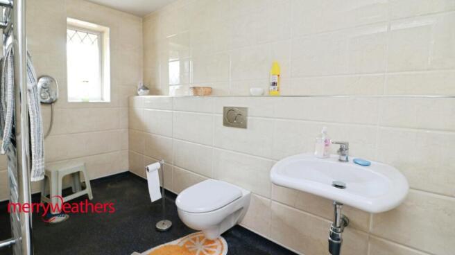 4 bed Detached for sale Image 11