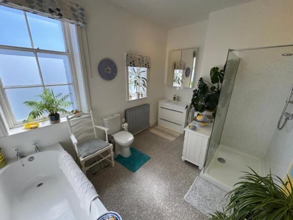 4 bed Terraced for sale Image 7
