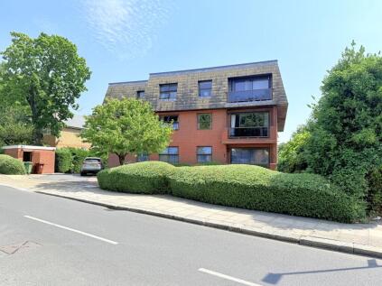Lyonsdown Road, New Barnet, EN5