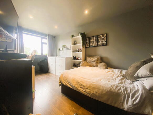 4 bed Detached for sale Image 12