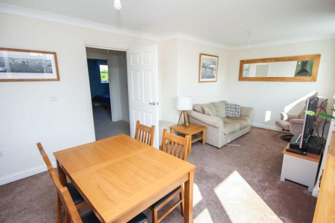 Lounge/Dining Room