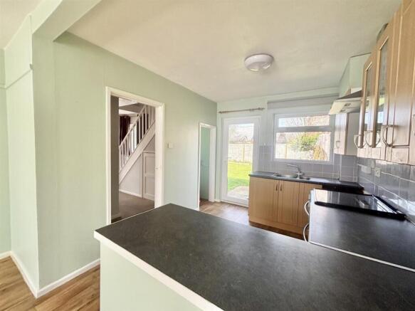 Kitchen 2.jpg