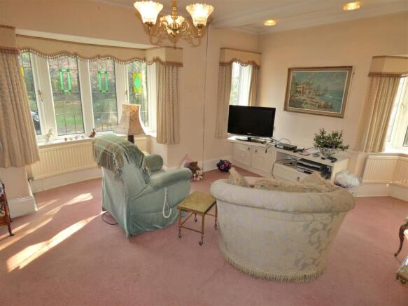 Lounge/Sitting Room