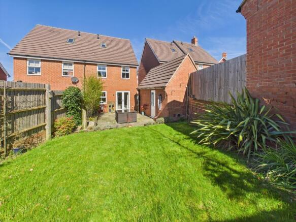 2. CAM04922G0-PR0131-STILL039