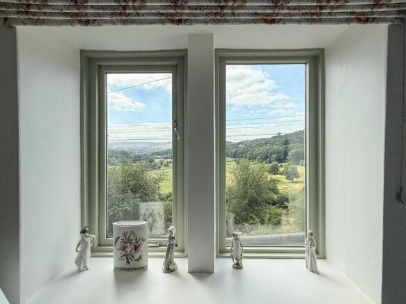 2 bed Cottage for sale Image 12