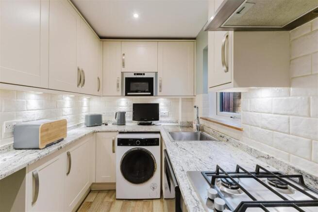 Kitchen 1.jpg