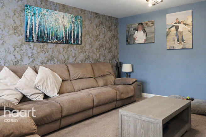 London Road, Corby photo 4