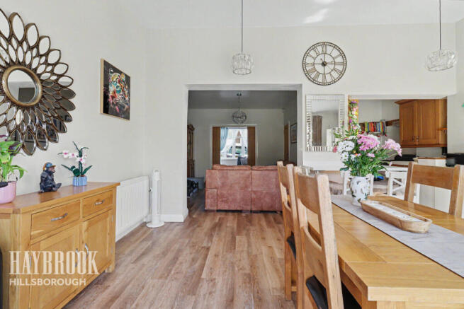 4 bed Semi-Detached for sale Image 6