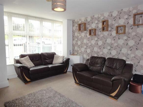 LOUNGE: