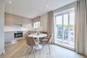 8, 61 Shenley House, Curtis Field Road, London SW16 2LF