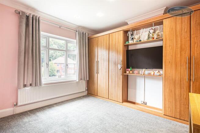 4 bed Detached for sale Image 9