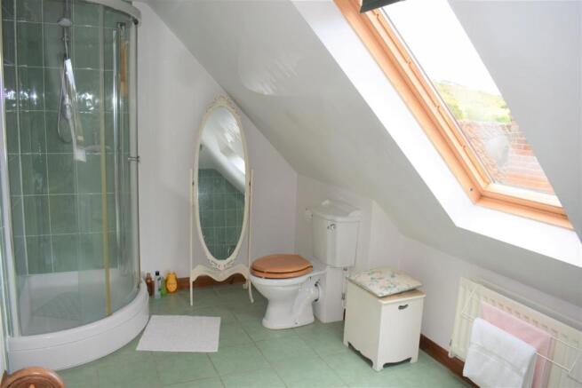 BATHROOM 2