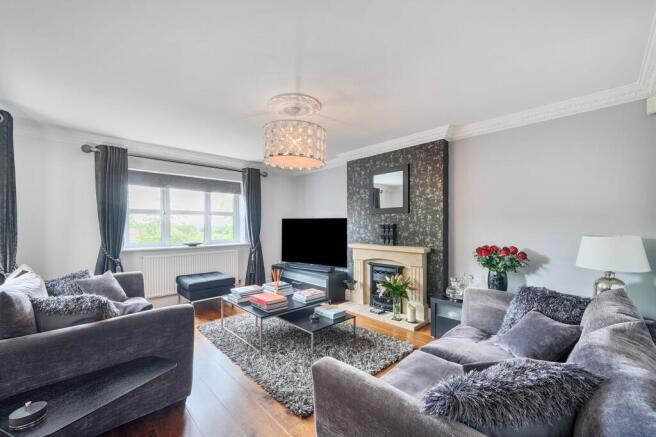 4 bed Semi-Detached for sale Image 12