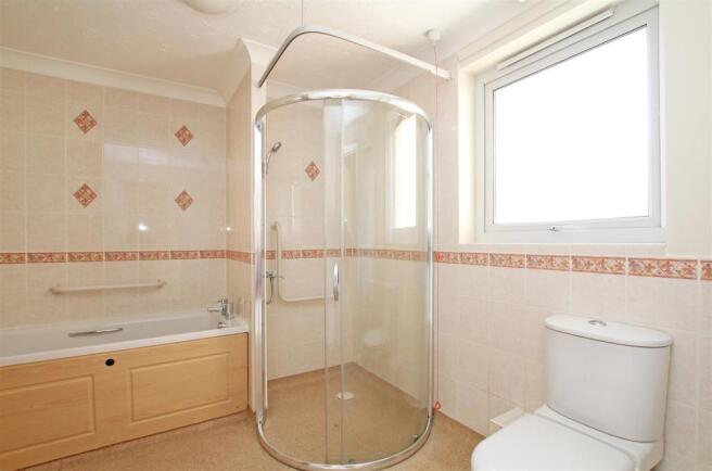 54BC - Bathroom 1.jpg