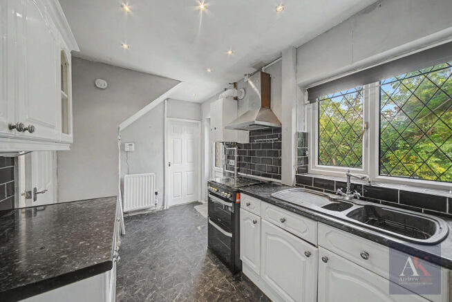 Springfield Lane, Hurstead, Rochdale, OL16 2RS  photo 4