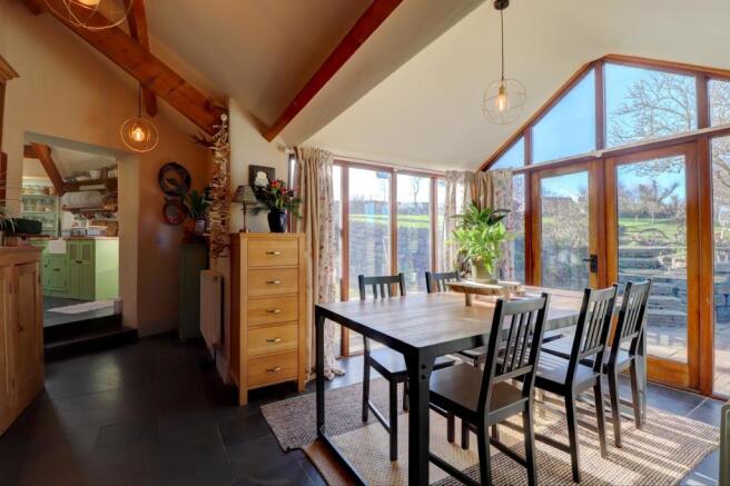 Dining area.jpg