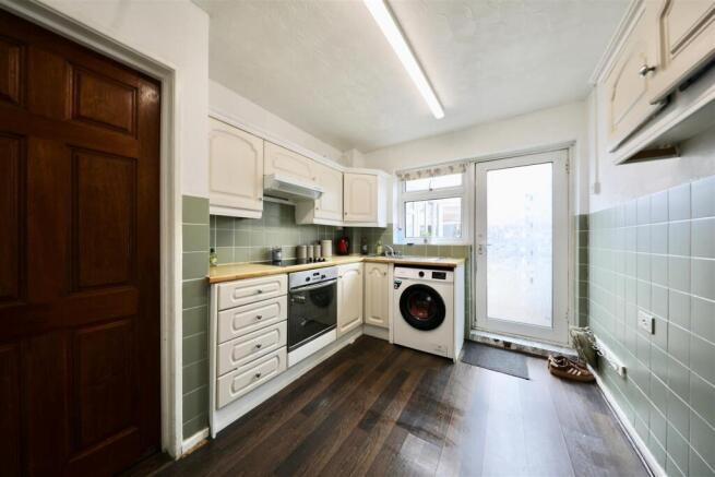 3 bed Terraced for sale Image 9