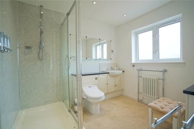 4 bed Detached for sale Image 12