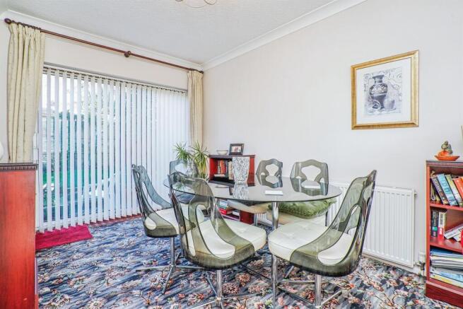 4 bed Semi-Detached for sale Image 5