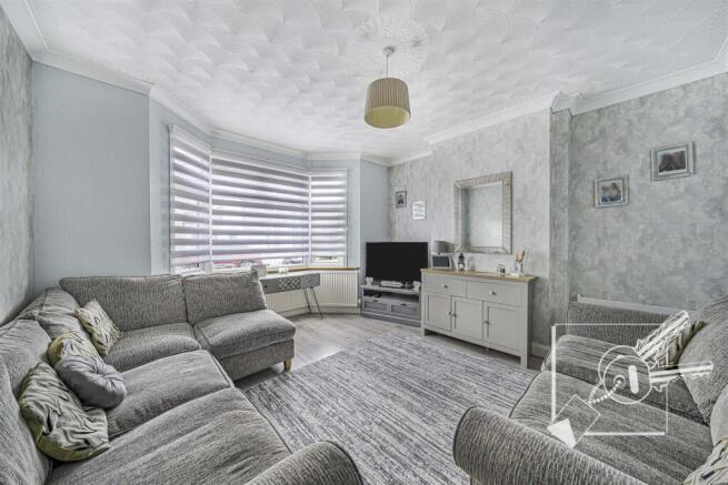 38, All Saints Road, Northfleet, DA11 8RN photo 4