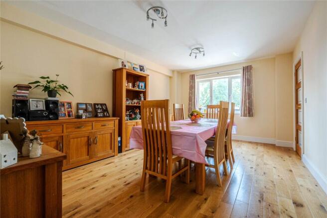 Lennox Road, Bletchley, Milton Keynes, Buckinghamshire, MK2 photo 4