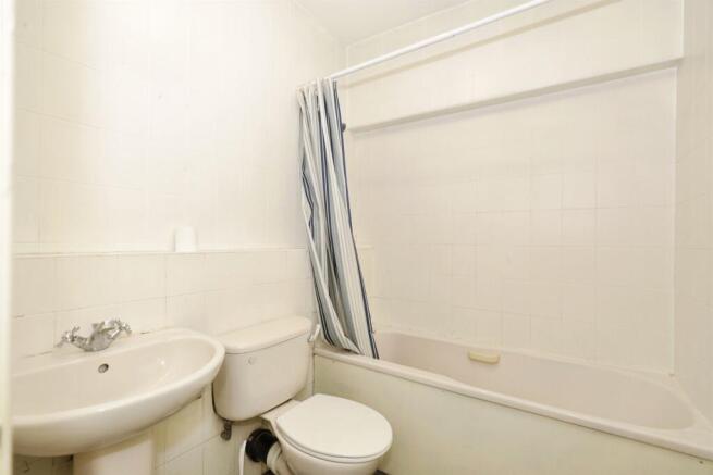 1 bed Flat for sale Image 5