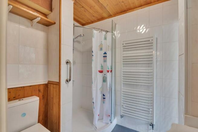 Shower Room.jpg