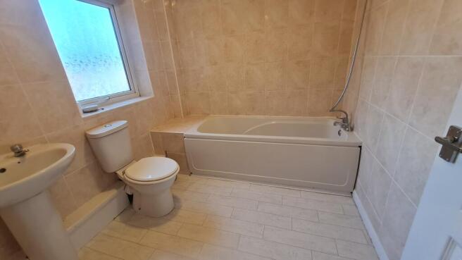 1 bed Semi-Detached to rent Image 8