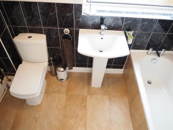 First Floor Family Bathroom 688