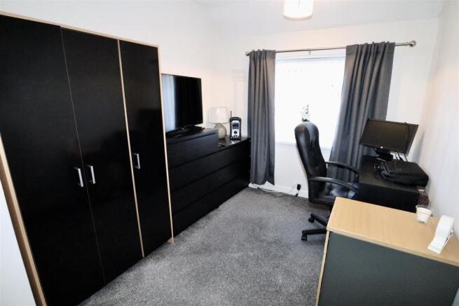 Bedroom 2.JPG
