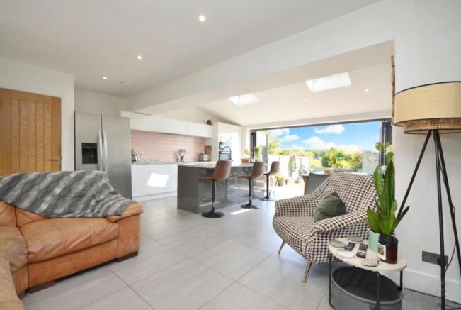 Open Plan Kitchen / Diner / Family Room