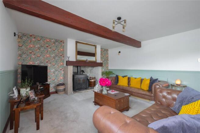 5 bed Semi-Detached for sale Image 3