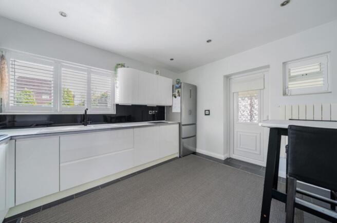 2 bed Semi-Detached for sale Image 11