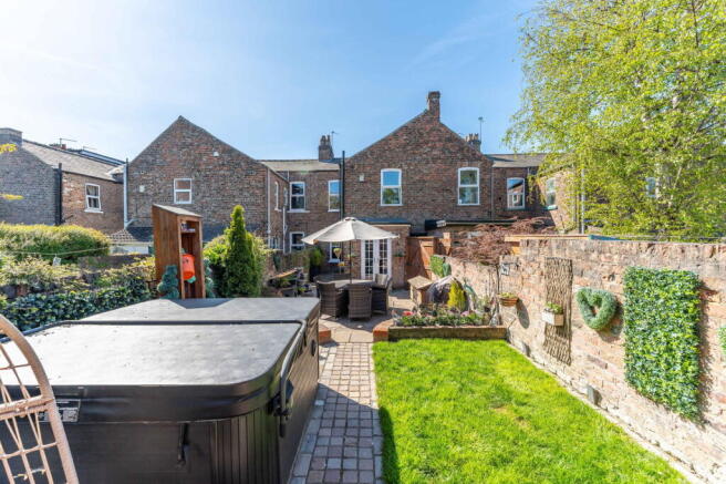3 bed Terraced for sale