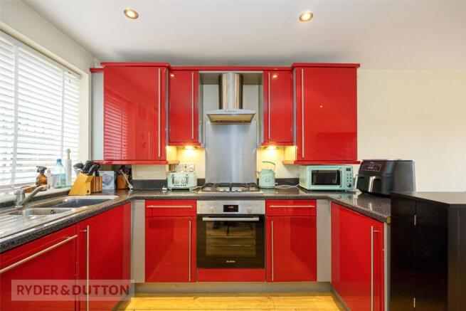 3 bed Town House for sale Image 4
