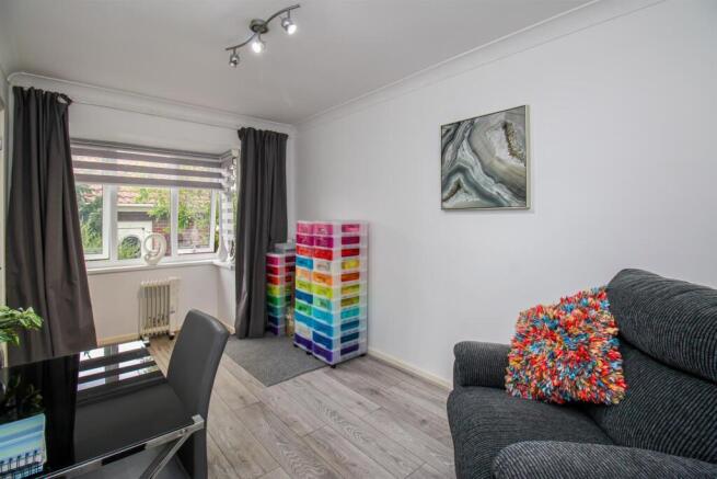 4 bed Detached for sale Image 11