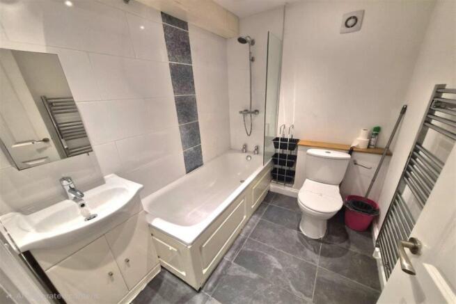 1 bedroom Ground Floor Maisonette in Godalming photo 4