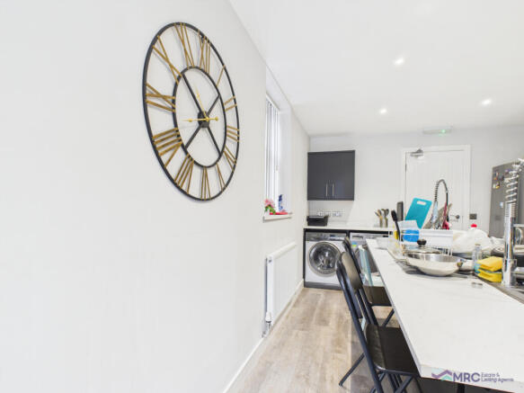 1 bed House Share to rent Image 5