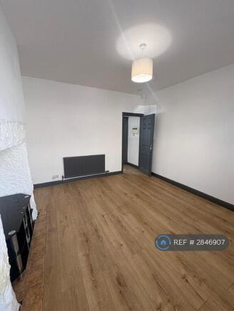 3 bed Terraced to rent Image 5