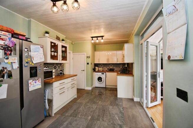 Kitchen / dining room