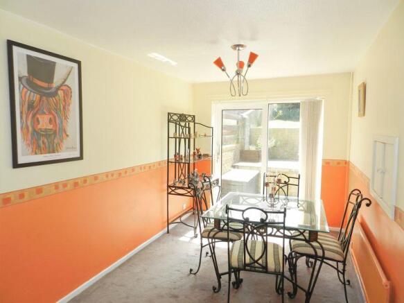 Lounge/Dining ...