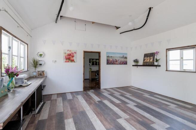 Garage/Annexe