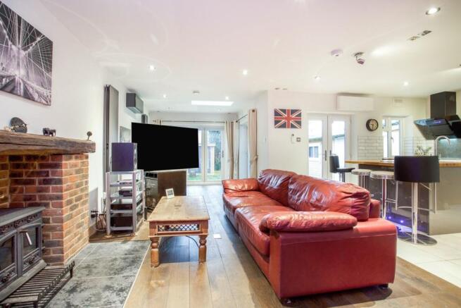 Lounge/Dining Room