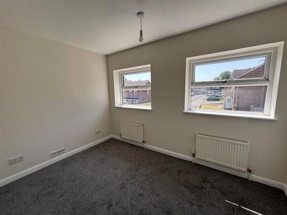 3 bed Semi-Detached to rent Image 8