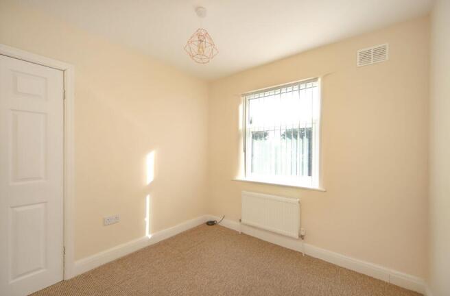 2 bed Semi-Detached to rent Image 8