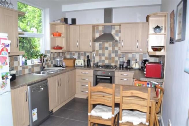 REFITTED KITCHEN/BRE